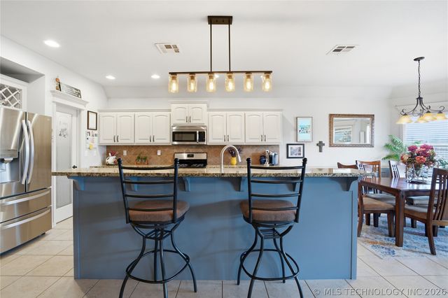 12202 E 70th Street North, Owasso, OK 74055