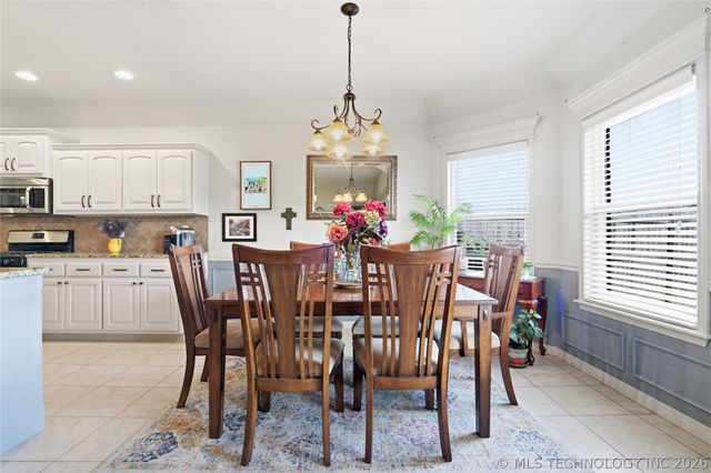 12202 E 70th Street North, Owasso, OK 74055