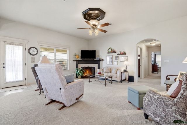 12202 E 70th Street North, Owasso, OK 74055