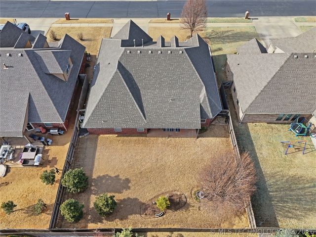 12202 E 70th Street North, Owasso, OK 74055