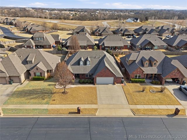 12202 E 70th Street North, Owasso, OK 74055