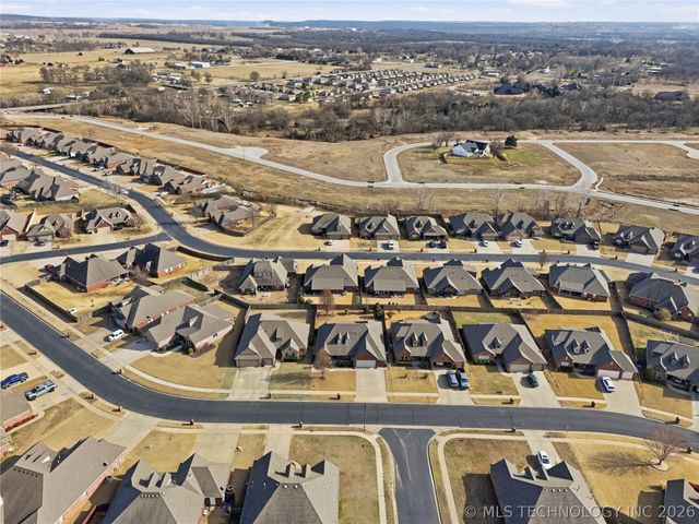 12202 E 70th Street North, Owasso, OK 74055