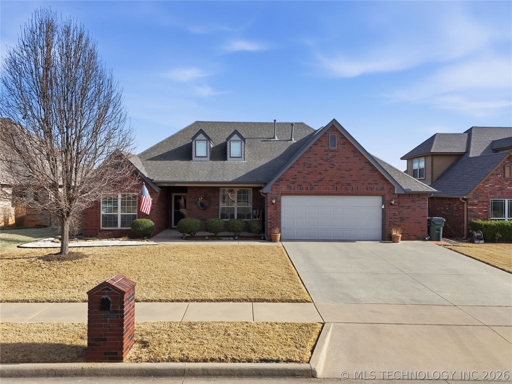 12202 E 70th Street North, Owasso, OK 74055