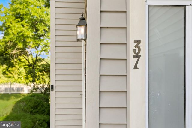 37 TEAL CT, East Windsor, NJ 08520