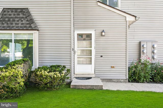 37 TEAL CT, East Windsor, NJ 08520