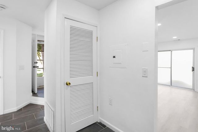 37 TEAL CT, East Windsor, NJ 08520