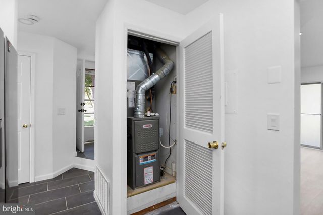 37 TEAL CT, East Windsor, NJ 08520