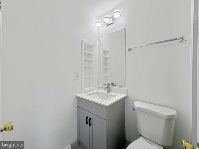 37 TEAL CT, East Windsor, NJ 08520