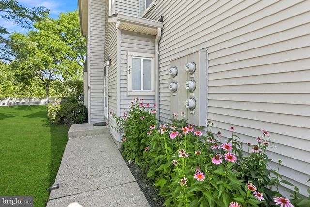 37 TEAL CT, East Windsor, NJ 08520