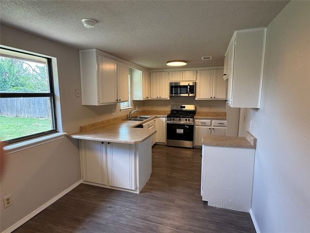1213 Dreessen Drive, Moore, OK 73160