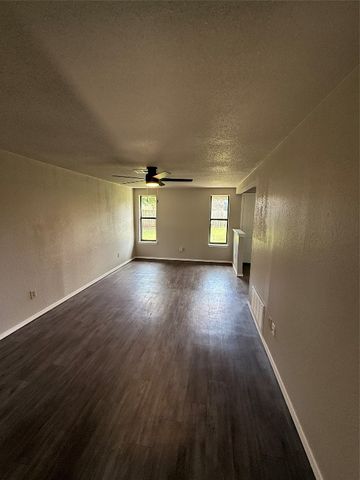 1213 Dreessen Drive, Moore, OK 73160