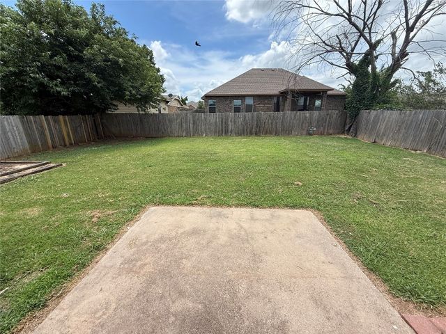 1213 Dreessen Drive, Moore, OK 73160