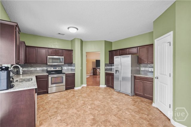 1516 Bayberry Drive, Hinesville, GA 31313