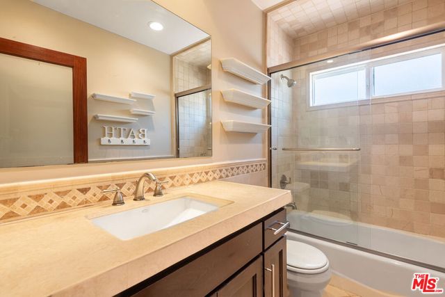 4167 Klump Avenue, North Hollywood, CA 91602