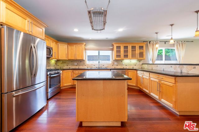 4167 Klump Avenue, North Hollywood, CA 91602