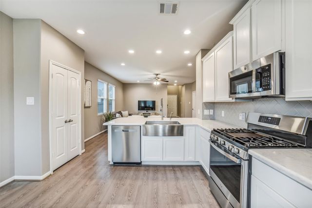 18678 Blue Spruce Lane, Magnolia, TX 77355