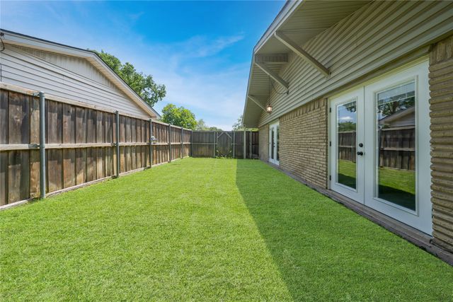 1305 Savannah Drive, Irving, TX 75062