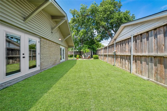 1305 Savannah Drive, Irving, TX 75062