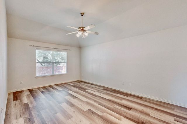 1216 Lake Forest Drive, Grand Prairie, TX 75052