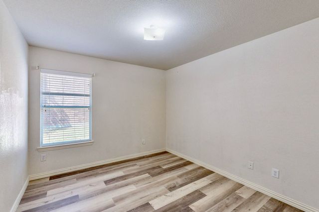 1216 Lake Forest Drive, Grand Prairie, TX 75052