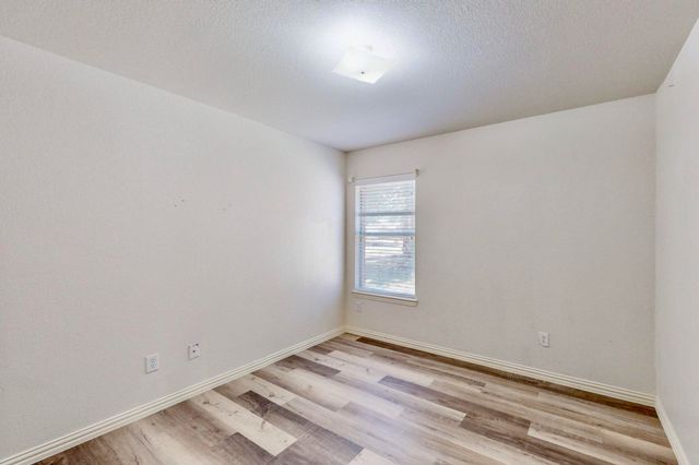 1216 Lake Forest Drive, Grand Prairie, TX 75052
