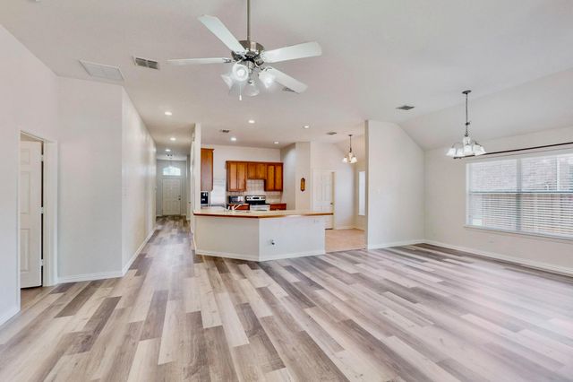 1216 Lake Forest Drive, Grand Prairie, TX 75052