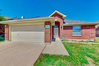 1216 Lake Forest Drive, Grand Prairie, TX 75052
