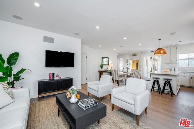 166 S Gardner Street, Los Angeles, CA 90036