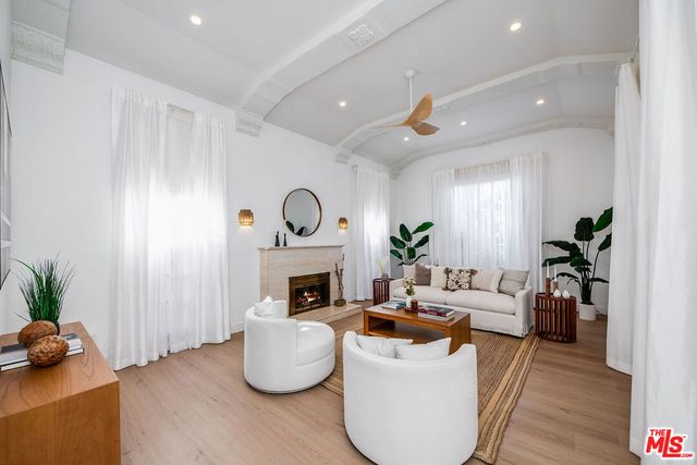 166 S Gardner Street, Los Angeles, CA 90036