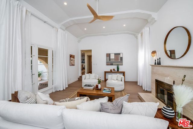 166 S Gardner Street, Los Angeles, CA 90036