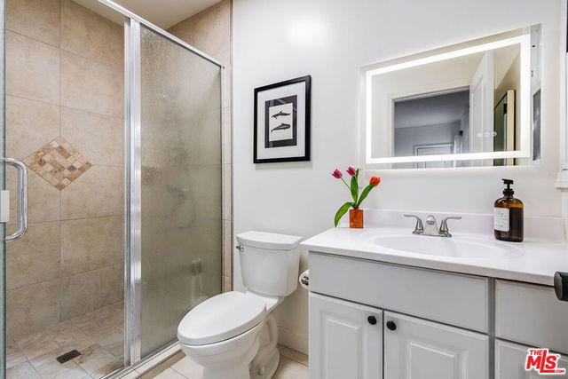 166 S Gardner Street, Los Angeles, CA 90036