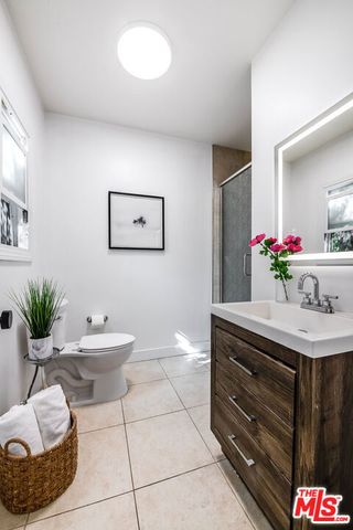 166 S Gardner Street, Los Angeles, CA 90036