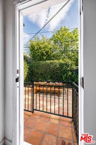 166 S Gardner Street, Los Angeles, CA 90036