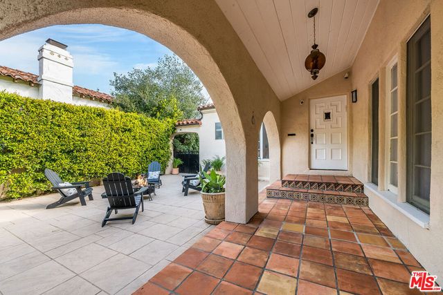 166 S Gardner Street, Los Angeles, CA 90036