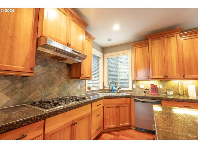 2757 ISLANDER Ave, Salem, OR 97304