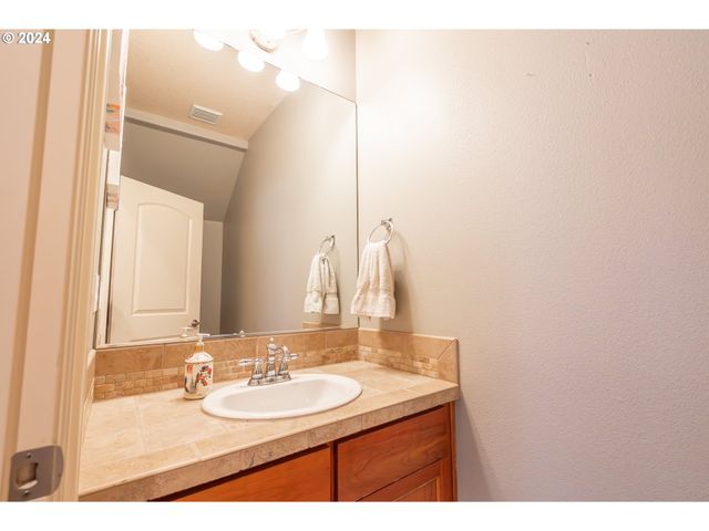 2757 ISLANDER Ave, Salem, OR 97304