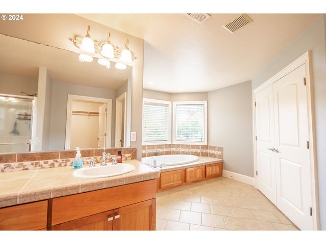 2757 ISLANDER Ave, Salem, OR 97304