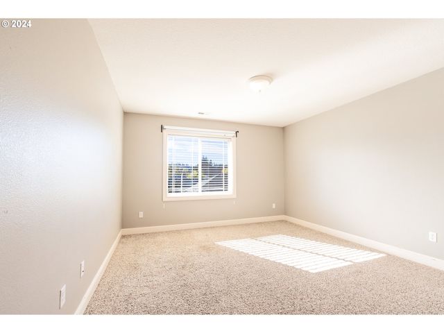 2757 ISLANDER Ave, Salem, OR 97304