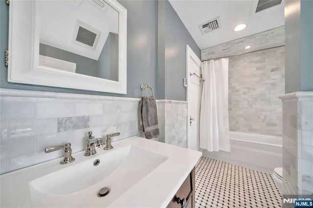 227 Fairmount Road, Ridgewood, NJ 07450