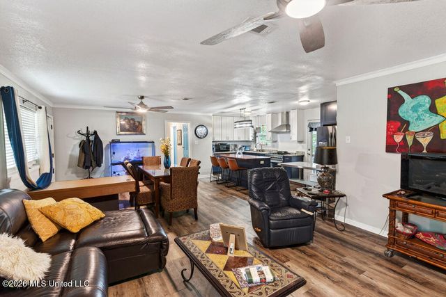 208 Linda Drive, Ocean Springs, MS 39564
