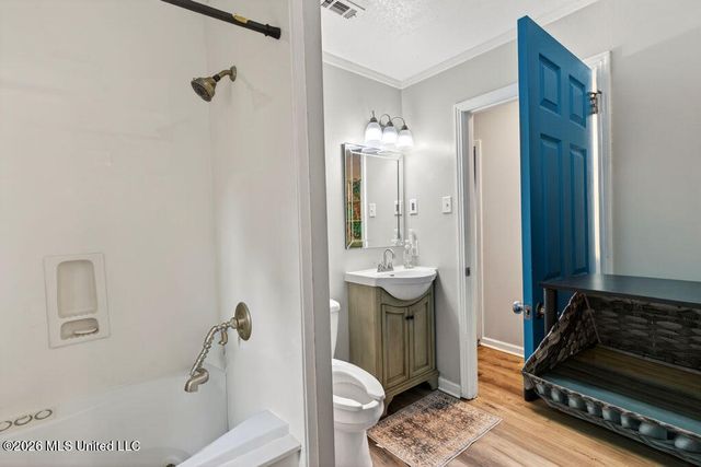 208 Linda Drive, Ocean Springs, MS 39564