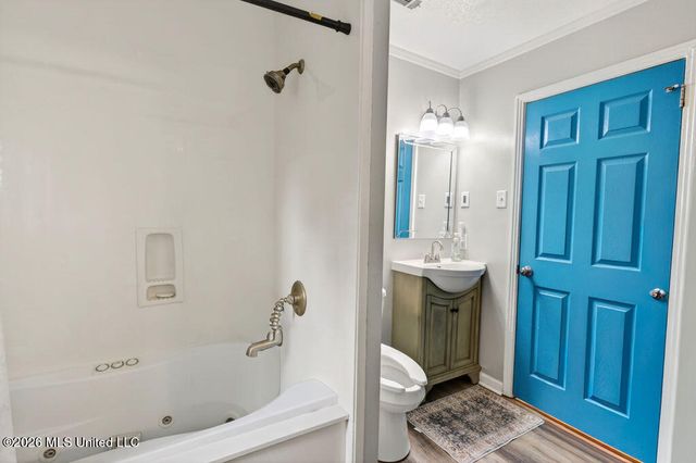 208 Linda Drive, Ocean Springs, MS 39564