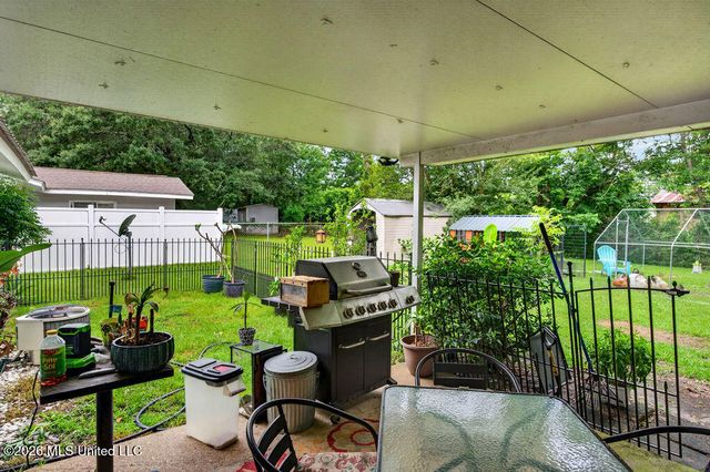 208 Linda Drive, Ocean Springs, MS 39564