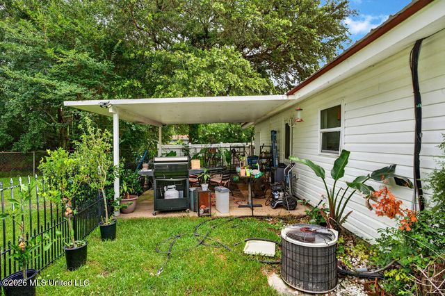 208 Linda Drive, Ocean Springs, MS 39564