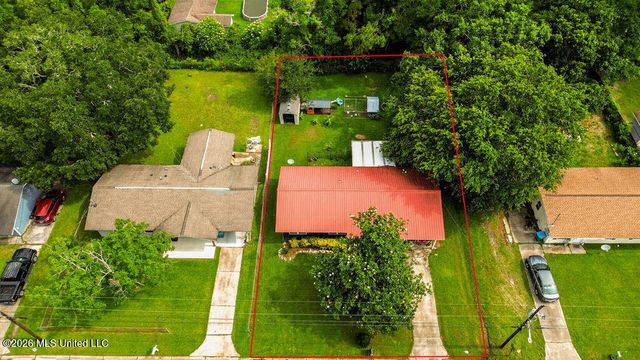 208 Linda Drive, Ocean Springs, MS 39564