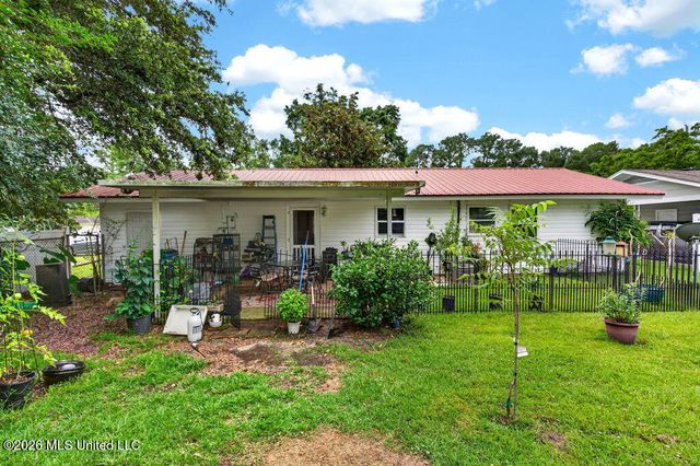 208 Linda Drive, Ocean Springs, MS 39564