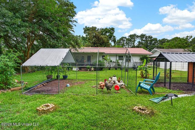 208 Linda Drive, Ocean Springs, MS 39564