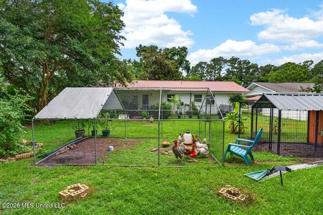 208 Linda Drive, Ocean Springs, MS 39564