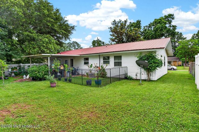 208 Linda Drive, Ocean Springs, MS 39564