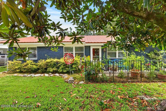 208 Linda Drive, Ocean Springs, MS 39564